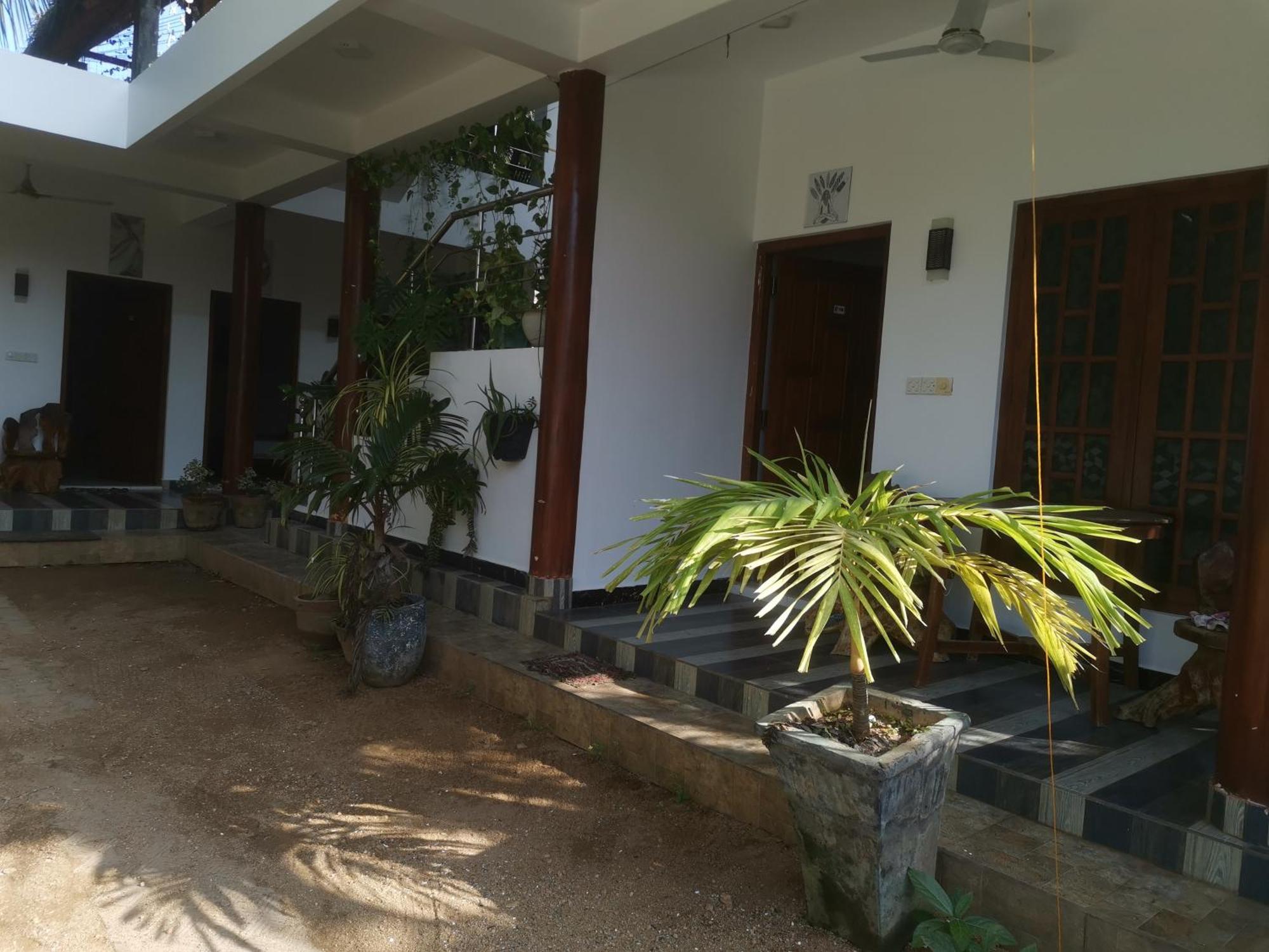 Surf Reef Beach Trincomalee Kültér fotó